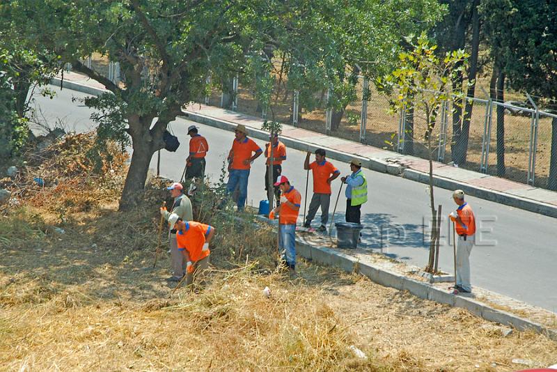 Worker-and-observers.jpg